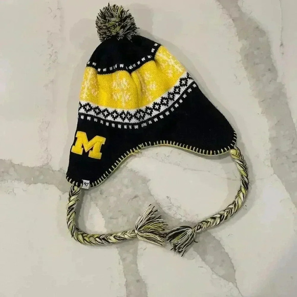 47 Brand University of Michigan Wolverines Knit Cap Pom Tassel EarFlap WinterHat - Picture 5 of 9